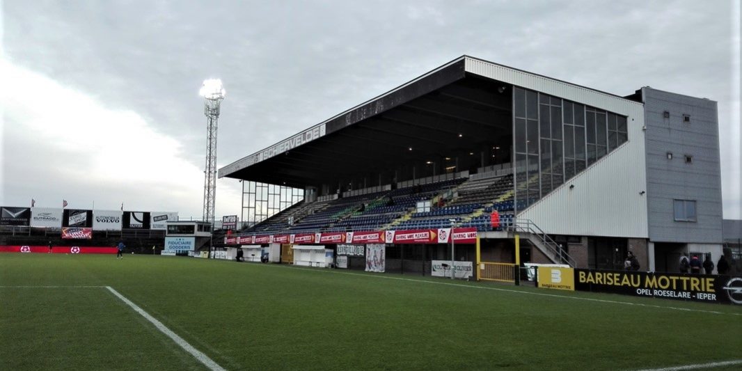 Haupttribüne_(2017)